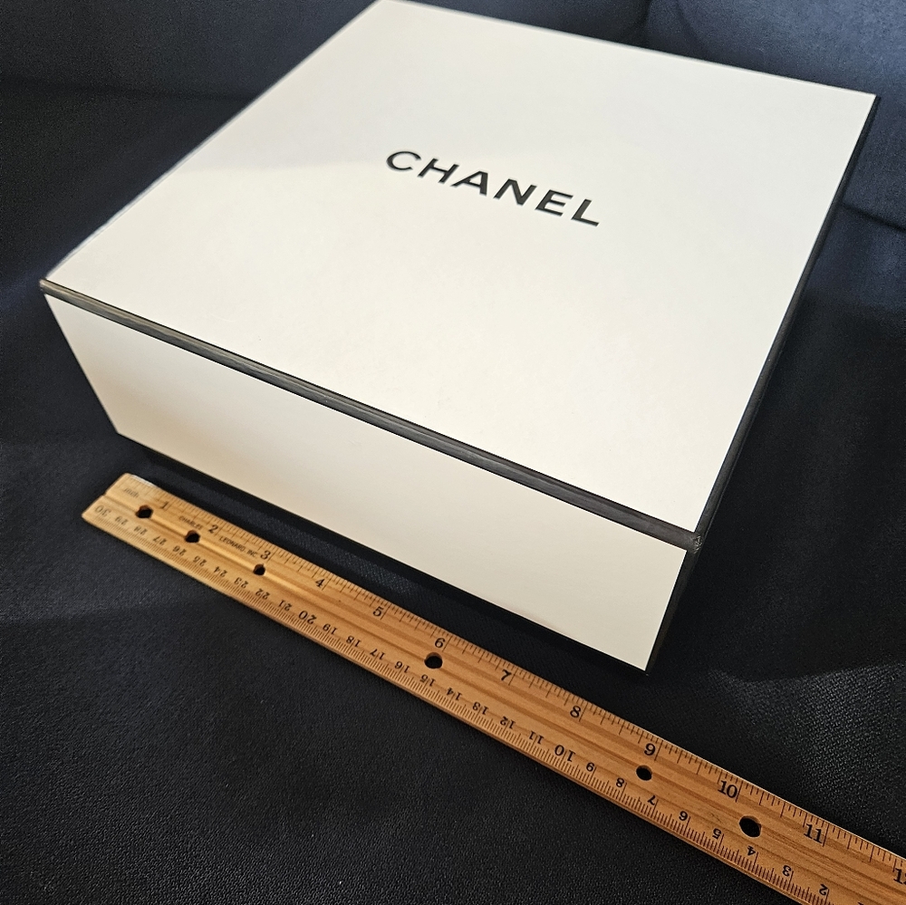 CHANEL Empty Gift Box 8 1/2" X 8 1/2" X 4" No. 3 - Picture 8 of 8